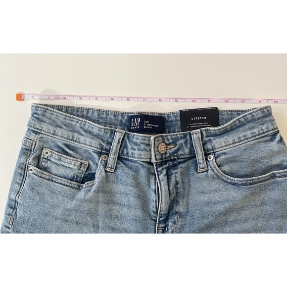 NWT Gap Size 2/26 Bermuda Short 9" Light Wash Mid Rise Stretch Denim 99% Cotton - Picture 7 of 8